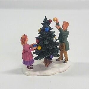 Lemax Family Tradition Christmas Village Tree Figures 2002